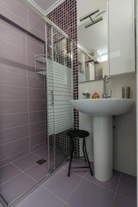 Sea View Apartment "Elise" Loutraki  Exterior photo
